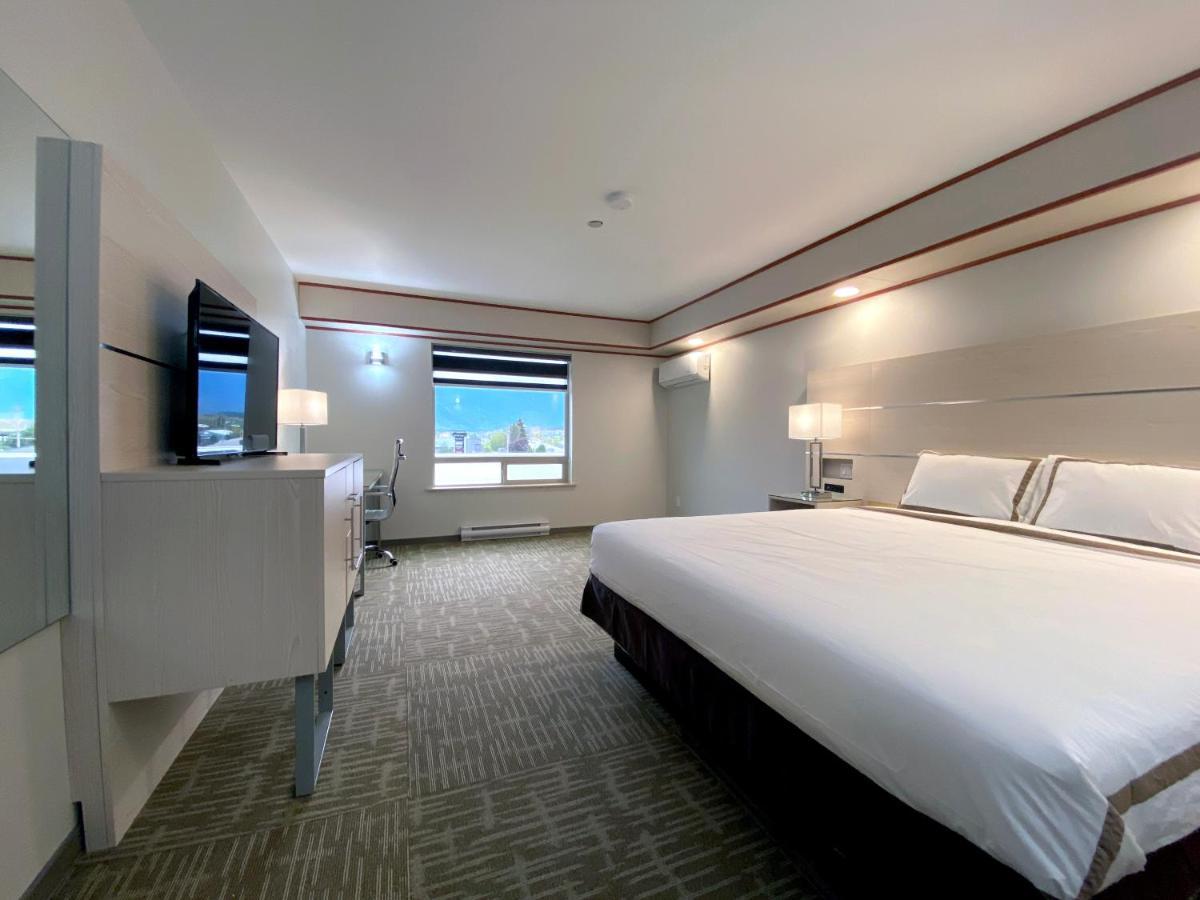 טראס Quality Inn Sunshine Suites מראה חיצוני תמונה