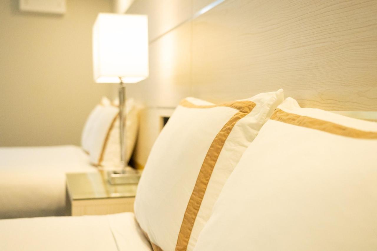 טראס Quality Inn Sunshine Suites מראה חיצוני תמונה