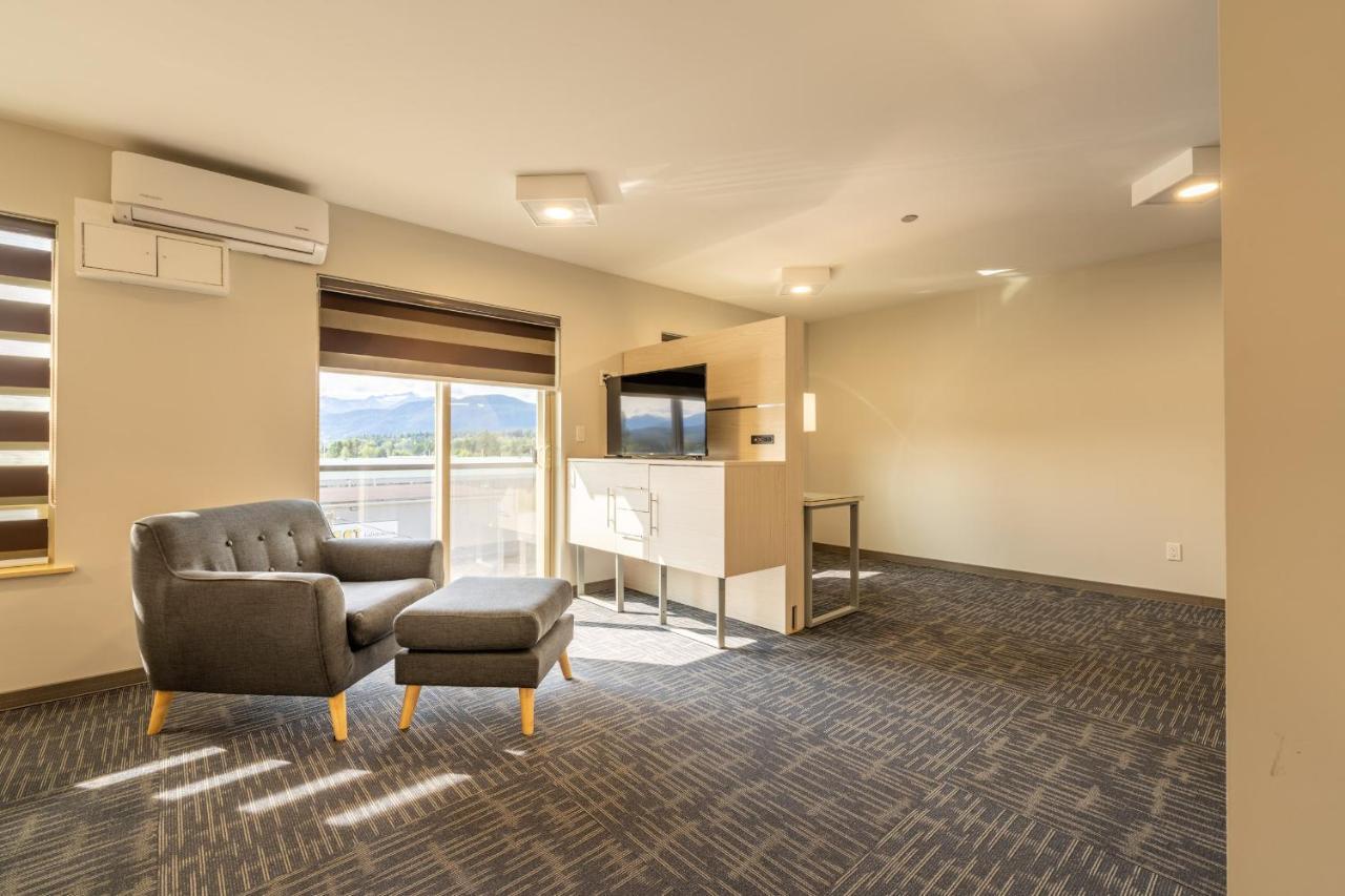 טראס Quality Inn Sunshine Suites מראה חיצוני תמונה