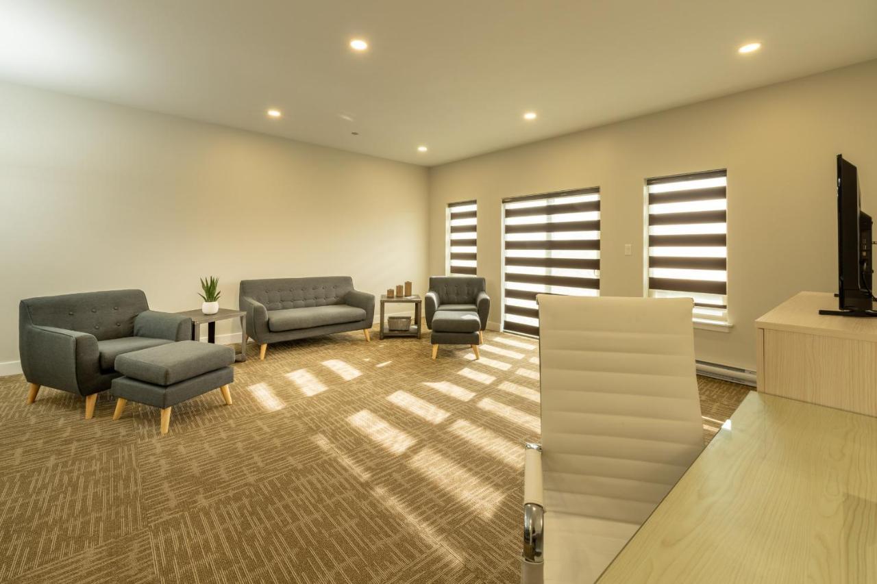 טראס Quality Inn Sunshine Suites מראה חיצוני תמונה