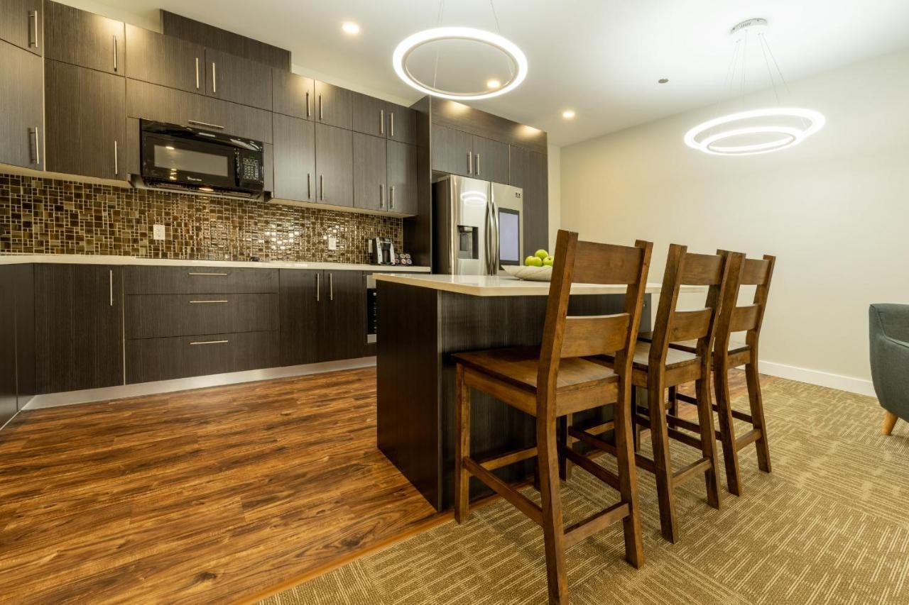טראס Quality Inn Sunshine Suites מראה חיצוני תמונה