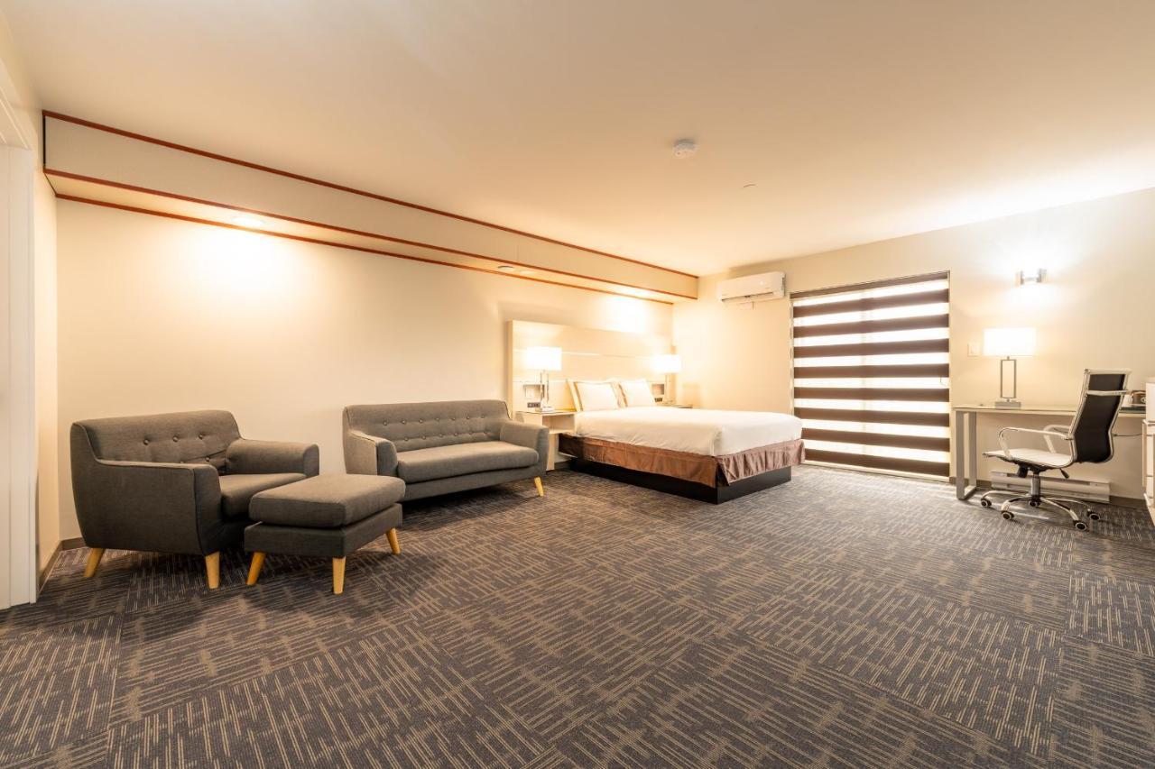 טראס Quality Inn Sunshine Suites מראה חיצוני תמונה
