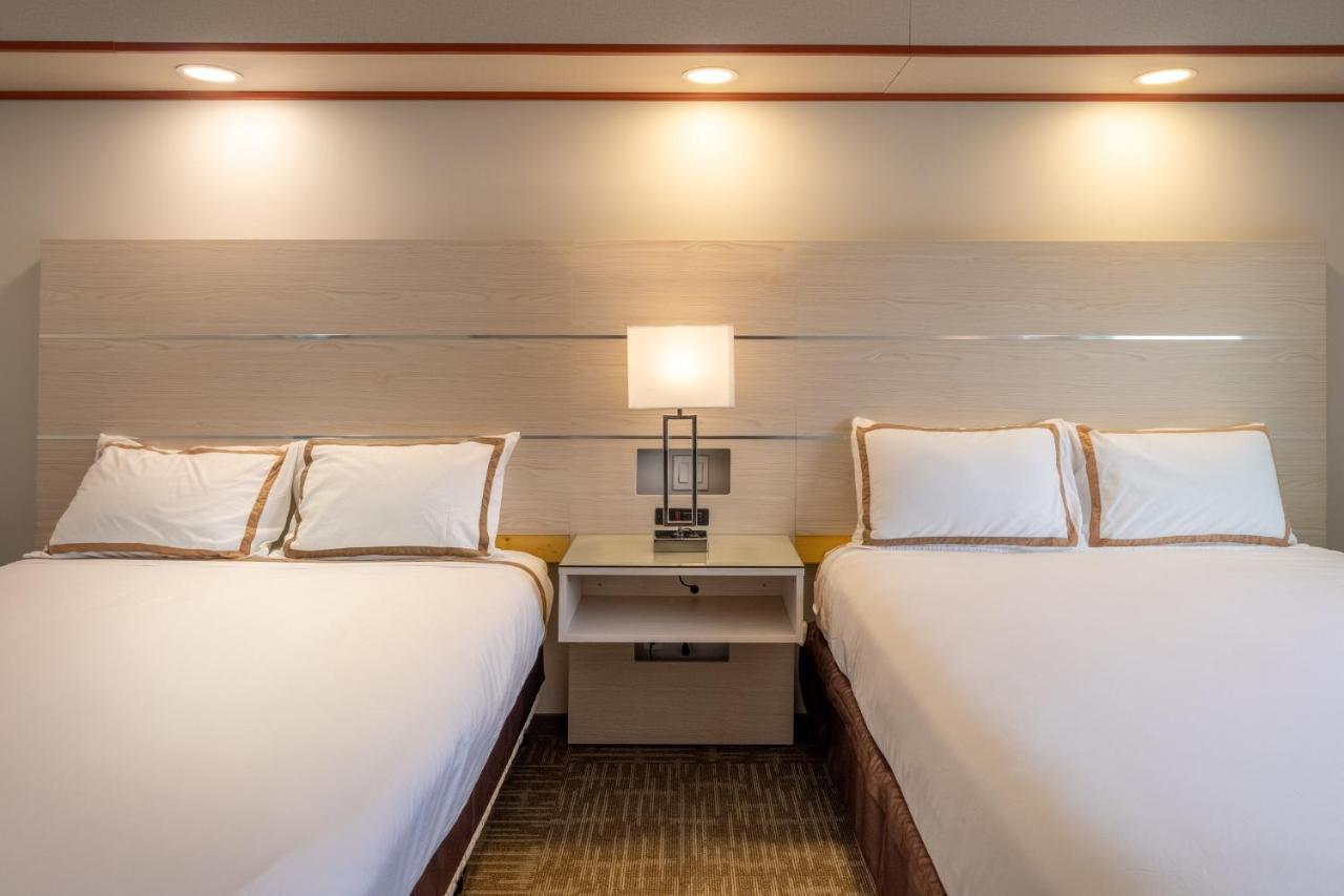 טראס Quality Inn Sunshine Suites מראה חיצוני תמונה