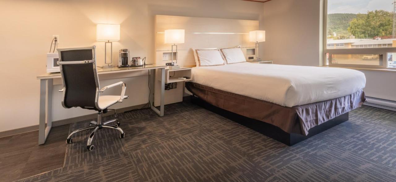 טראס Quality Inn Sunshine Suites מראה חיצוני תמונה