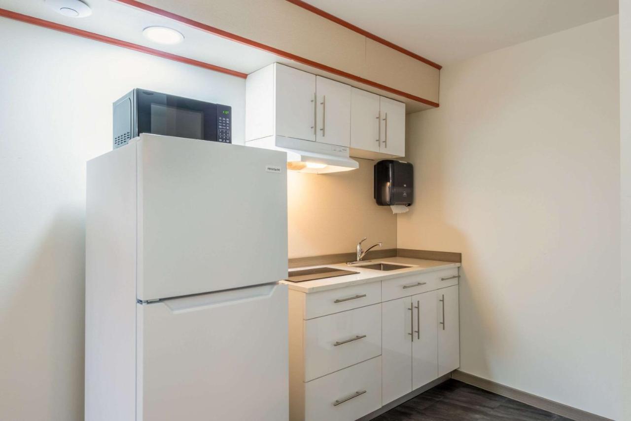טראס Quality Inn Sunshine Suites מראה חיצוני תמונה