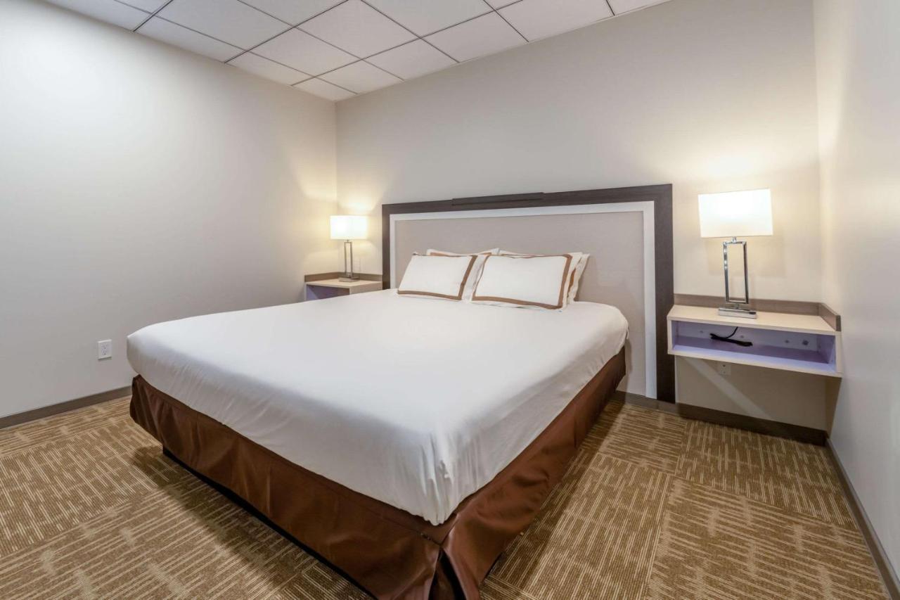 טראס Quality Inn Sunshine Suites מראה חיצוני תמונה