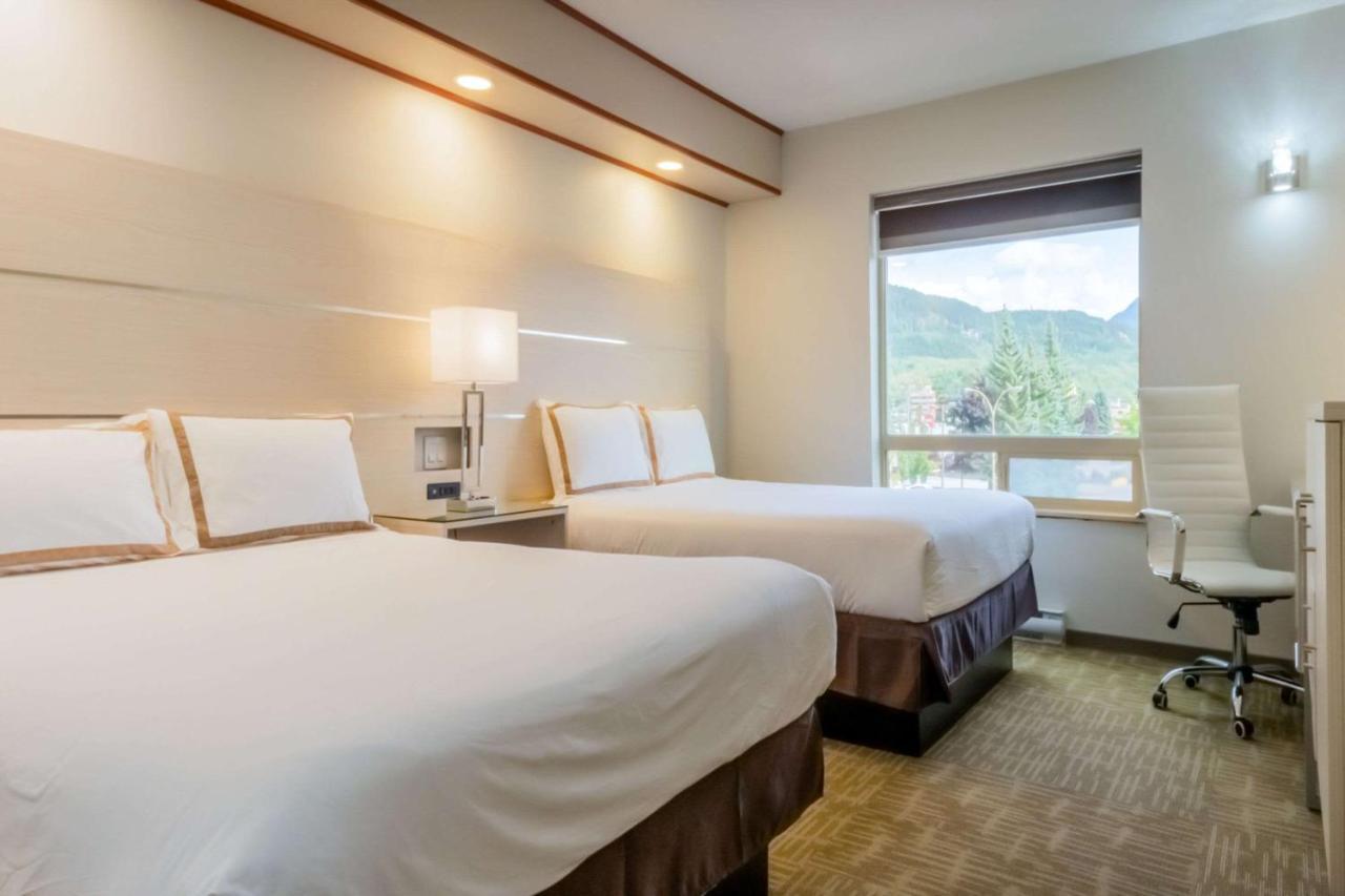 טראס Quality Inn Sunshine Suites מראה חיצוני תמונה